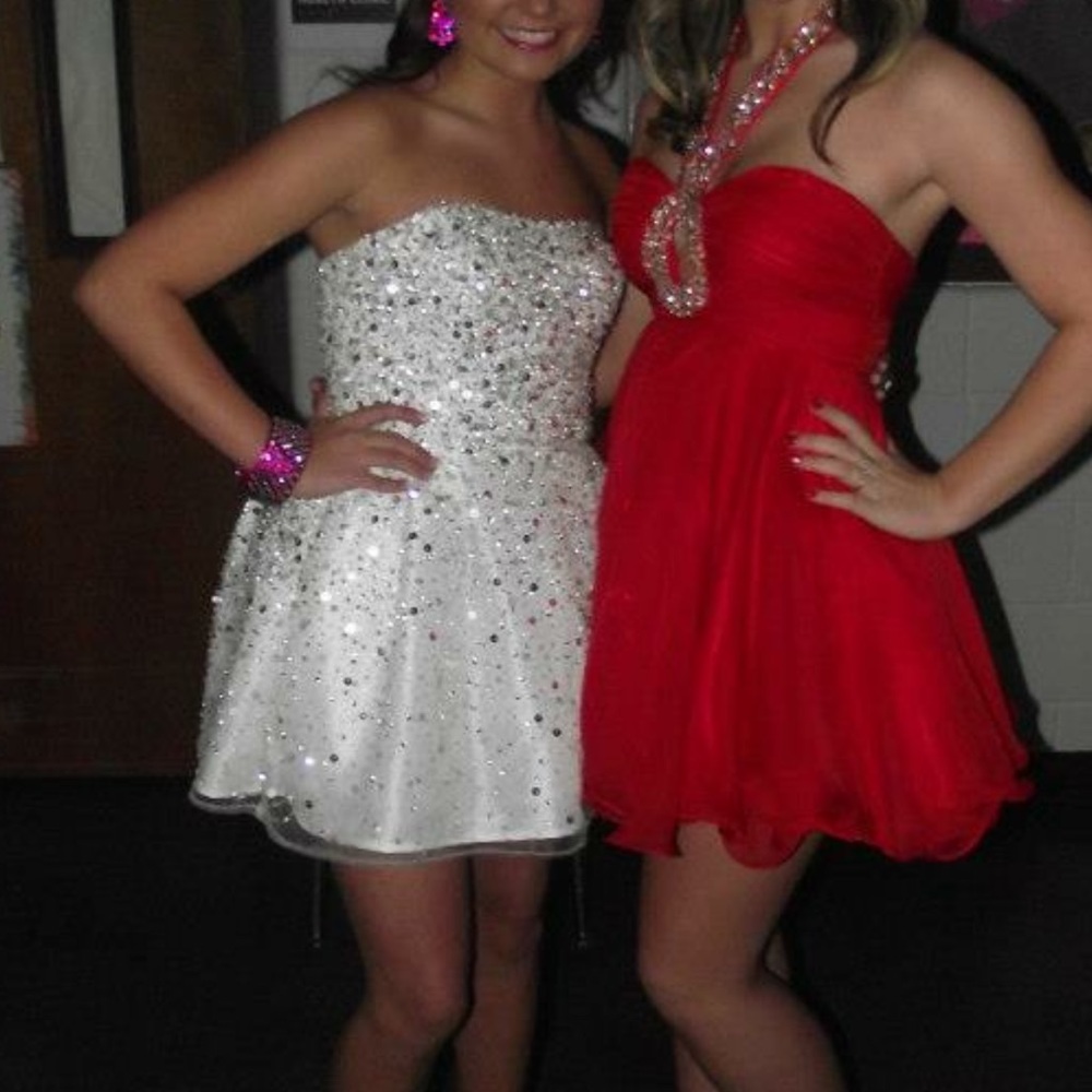 Sherri Hill White and Silver formal dress size 4 - Picture 5 of 6